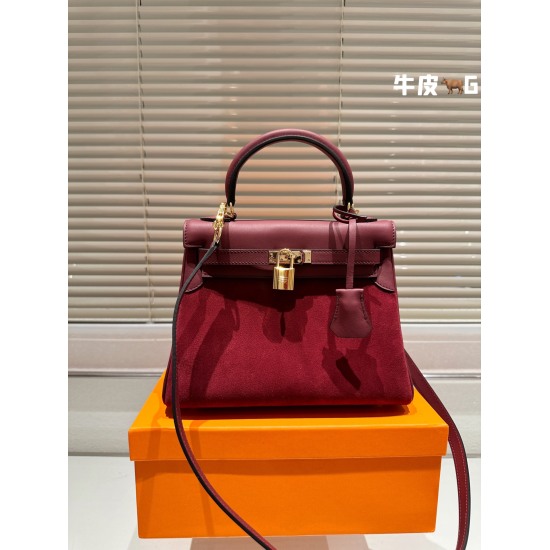 On October 29, 2023, the top layer cowhide P380Herms Kelly bag is an exclusive classic and popular shipment. It is a collection of thousands of favorites and a set of Hermes Birkin Kelly bags that will never be removed from the shelves for thousands of ye