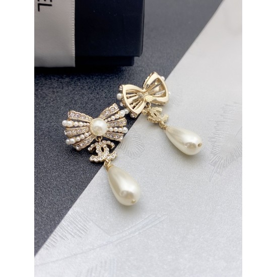 20240413 p70 CHANEL small fragrance bow double c earrings, high-end quality, same material in the counter, genuine brass, ion plating, 925 silver needles, exclusive live photos ‼ Exquisite and delicate craftsmanship, the heavy-duty version is a super fair