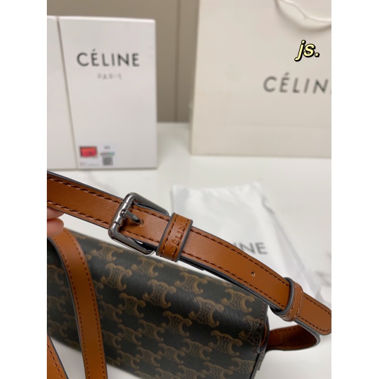 2023.10.30 P165 (with box) size: 209CELINE Silver Label ⚠️ The Arc de Triomphe armpit bag is square in shape, with just the right capacity, and a retro, elegant, and handsome style, suitable for both commuting and leisure