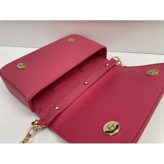 20240319 batch 520 with box, top quality original Dolce Gabbana Dolce Gabbana crossbody bag made of imported raw materials, with resin bottom plated with real gold DG logo on the front. The front flap is opened and closed with hidden magnetic buckles, fix
