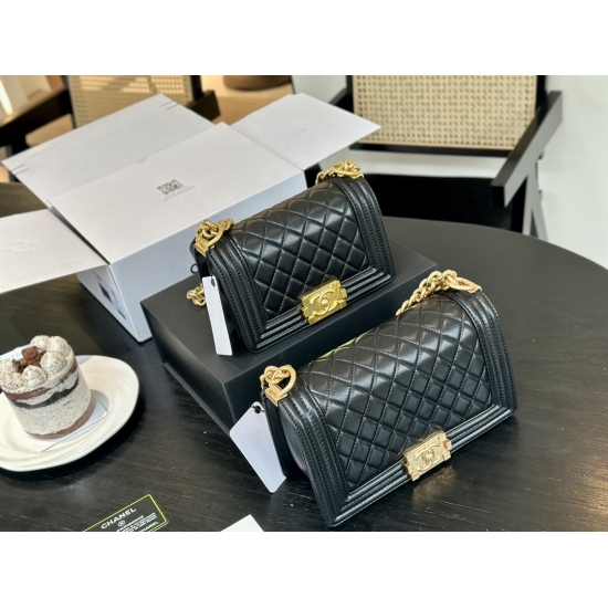 2023.10.13 240 235 with folding box airplane box size: 25cm 20cm Chanel Leboy spicy mom bag ⚠ High version reshipment of very full leather! High quality sheepskin pattern!