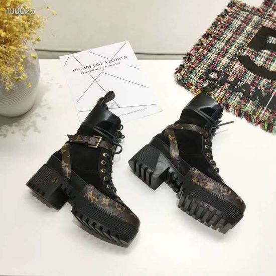2023.11.19 ¥ 260 with full packaging! Louis Vuitton LV Women's Lace up Short Boots Full Leather Thick Heel Thick Sole Martin Boots French OEM Original 1:1 Reproduction! The material is authentic! All made of 100% genuine leather! The sole is of high-quali