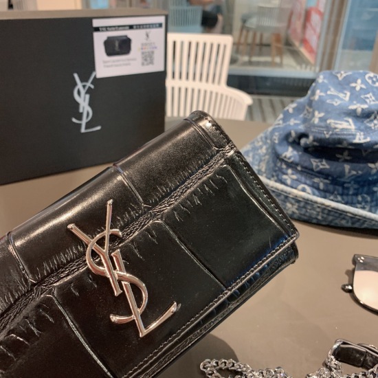 2023.10.18 P160 Sealed Packaging Saint Laurent Paris/YSL Original Customized New Hardware Chain, Heavy Industry Show Style ❤️❤️ The ultra-high chain technology showcases advanced multi-layer packaging made of imported cowhide ❗ Very comfortable to touch, 