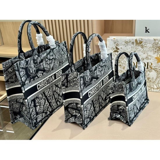 On October 7, 2023, 325 320 255Dior original fabric jacquard Dior book tote. My favorite shopping bag tote of the year, which I have used the most times, is Baodio. Due to its huge capacity, everything is placed inside, and of course, the concave shape mu
