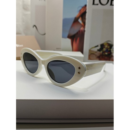 220240401 P85 DIOR Dior Cat Eye Fashion Women's Sunglasses Classic Two tone Combination~Front decorated with gold star hardware • Acetate fiber mirror legs decorated with the CHRISTIAN DIOR logo • Inner side of right mirror leg decorated with the gold CHR