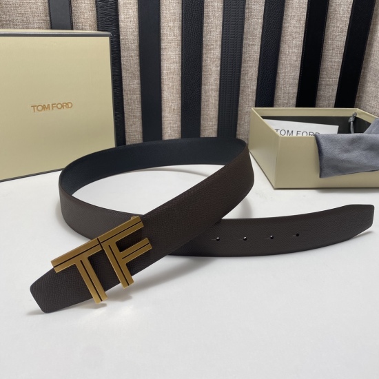 20231004 Tom Ford's latest popular online double sided cowhide belt with original box counter synchronous 3.8 wide new model has been launched. The original cowhide, paired with steel buckles, is elegant and easy to use. Thank you for reprinting.