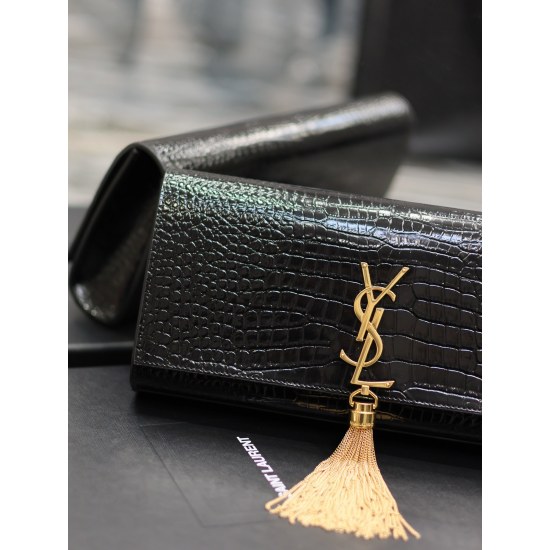 20231128 Batch: 580Classic Kate_ Black crocodile patterned gold buckle with tassel classic flip handbag ✨ ❀ A highly representative metal logo logo logo, imported Italian crocodile grain cowhide, simple metal decoration, overall low-key, exquisite and ver