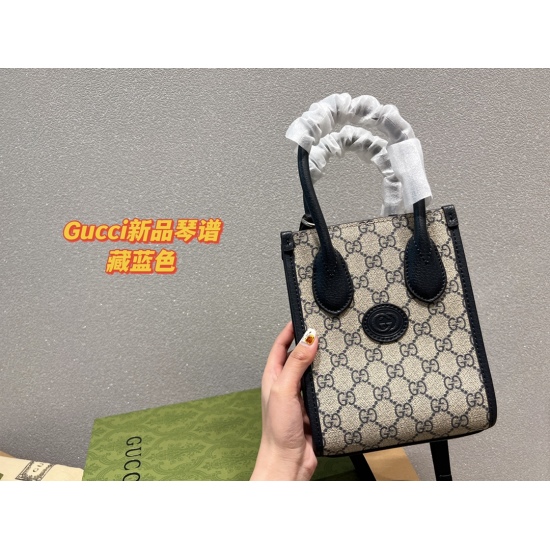 2023.10.03 P185 folding box ⚠️ The size 16.19 Kuqi Gucci score bag is retro and stylish, paired with a stunning coat! The new color scheme of the new series is overall harmonious and well matched, which is very high-end