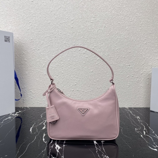 On March 12, 2024, the latest popular leather shoulder strap Hobo bag from the original order of 350 special grade 450 Prada, model: 1NE204, is made of imported original parachute fabric, hand held cross grain cowhide, lightweight and practical Hobo under