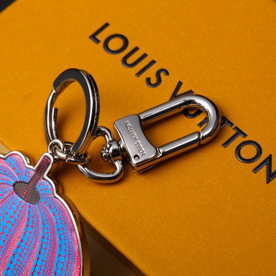 2023.07.11  New Product ❗ M01 LV Yayoi Kusama pumpkin key chain pendant in three colors ☀️ Louis Vuitton LV Yayoi Kusama pumpkin key chain pendant ☀️ The original logo is indeed exquisite and the texture is really great 91 11