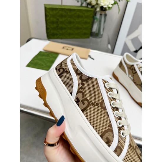 20240419 Factory price: 2502023Gucci Low Bond, High Bond, Casual Sports Shoes, Top Edition! One to one replication. Early spring new style, creating a perfect street style that is both cool and stylish, with a trendy C-position and a retro and futuristic 