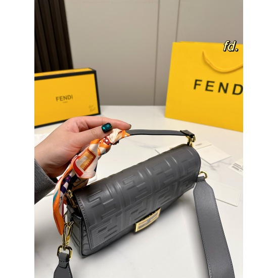2023.10.26 P220 (Folding Box) size: 2716FENDI Fendi baguette stick bag with double F relief technology, with a concave and convex feel, single shoulder, crossbody, and handheld: a long-lasting style that can be easily controlled in any style in all season