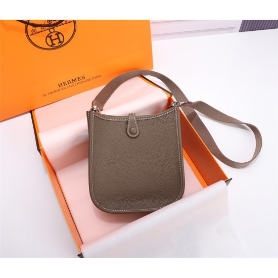 20240317 (Silver buckle real shot) Batch: 560 Hermes Evelyn mini17 One Shoulder Backpack Imported TOGO Leather Half Handmade Wax Thread Pure Steel Hardware is Too Beautiful, Super Beautiful, Cute
