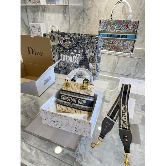 On October 7, 2023, p330 Original Woven Princess Diana | Lady Dior This Lady Dior handbag embodies Dior's profound insight into elegance and beauty. Crafted with traditional handmade techniques and carefully woven wicker, it is a classic fashion item that