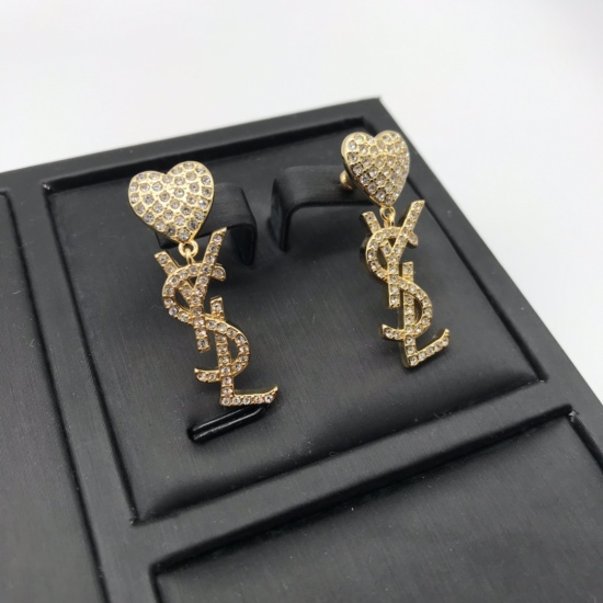 20240411 BAOPINZHIXIAO24YSL Saint Laurent Beautiful Delicate Elegant Simple Earrings If you can't handle the big earrings, this one is completely capable. It is lightweight, simple, full, gentle, generous, decent, simple and beautiful ✨✨✨
