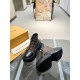 2024.01.05 320@Louis Louis Vuitton 2023 runway show new high-end customization 1:1 replica of various celebrity internet celebrity runway styles, this Nicolas Ghesquire once again reconstructs the LV Archilight sneakers, using the LV Archilight 2.0 platfo