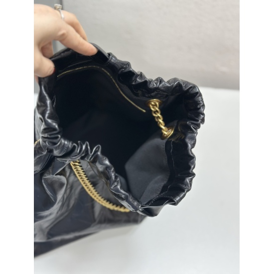 2023.07.20 Large [cowhide black] a Balenciaga 23brush series new bag controversial item Bin bag bag comes 〰 The new size Trash handbag is inspired by the daily use of Bin bag. It is made of soft and shiny calfskin to simulate the plastic texture. The mini