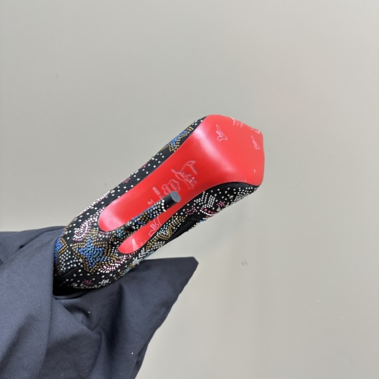 2023.12.19 ChristianLouboutin Lu Plating CL Red Bottom Water Diamond Short Boots Global Limited Edition! Blessings from Las Vegas ❤ Inspired by Las Vegas's dazzling neon handmade craftsmanship, exquisite craftsmanship ❗ Collection level works ❗ Absolutely