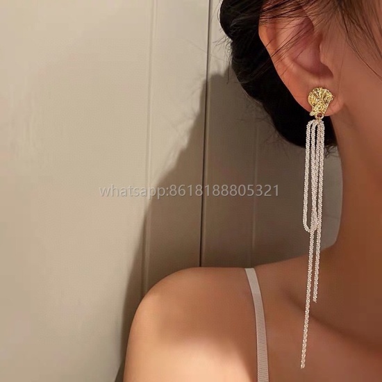 July 23, 2023 ❤️ BV's new tassel earrings have a unique design and personality that completely subverts your impression of traditional earrings, making them charming and eye-catching