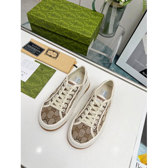 20240419 Factory price: 2502023Gucci Low Bond, High Bond, Casual Sports Shoes, Top Edition! One to one replication. Early spring new style, creating a perfect street style that is both cool and stylish, with a trendy C-position and a retro and futuristic 