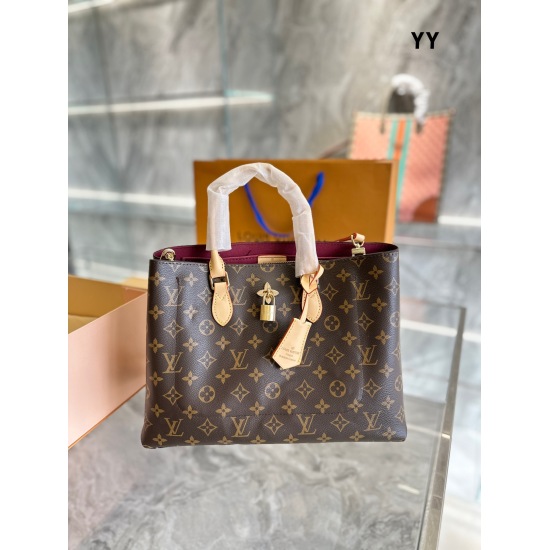 2023.10.1 p215 Louis Vuitton/Louis Vuitton Women's Bag FLEUR TOTE Old Flower Padlock One Shoulder Handbag M43550 34 * 24