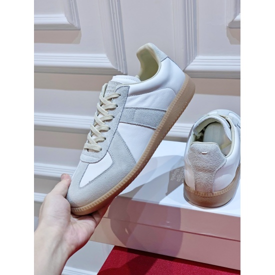 2024.01.05 P270 German Training Shoes This is a classic German training shoe from Mason Magilla, a perfect interpretation of luxury and eternal charm. As a representative work of the Mason Magilla brand, this classic German training shoe is extremely popu