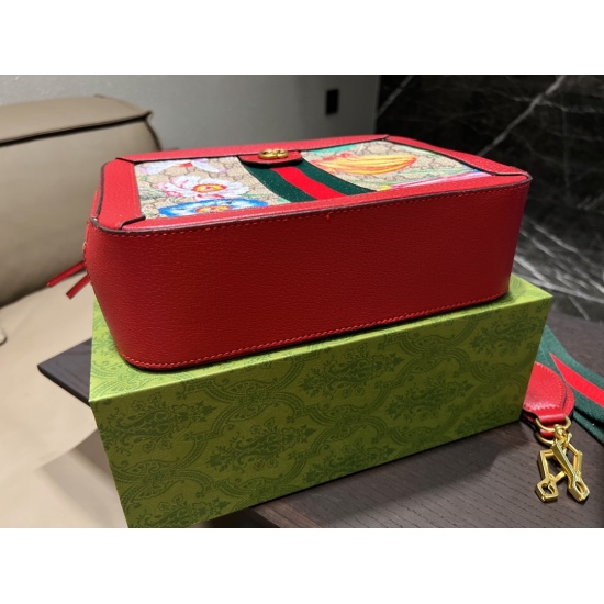 2023.10.03 P205 Folding Box ⚠️ Size 25.19 Kuqi camera print GUCCI can be carried by hand or cross body, paired with a high-end floral collection of red and green stripes