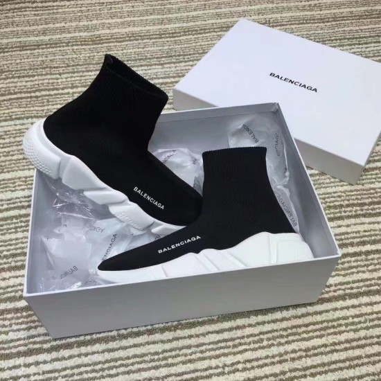 20240410 Hot selling spot with a factory price of 150... (all white and all black backgrounds) Men's 10. 10. Sizes 34-46. BALENClAGA2018 Early Spring Classic from Balenciaga! Numerous celebrities in the same style! High quality, high cost, low price, shee