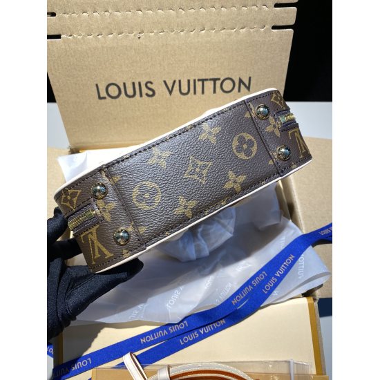 On March 3, 2023, the top original order p375 follows LV to travel. This Mini Luggage BB handbag debuted in the autumn and winter 2019 series, and was also designed by the most beloved Louis Vuitton creative director, Nicolas Ghesquiere, to represent the 