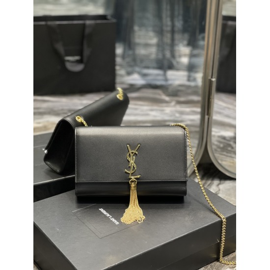 20231128 batch: 610 [Eternal Classic] KATE 24cm black plain fringe style_ South African cowhide is definitely an eternal classic of the poplar forest_ Never go out of style_ Required deposit! A must-have item for everyone! Whether it was ten years ago or 
