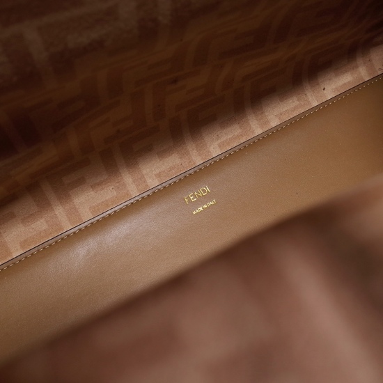 2024/03/07 p980 [FENDI Fendi] New Sunshine brown flannel handbag, decorated with FENDI ROMA lettering and a hard beige organic glass handle. Featuring ample internal compartments with wool lining and FF patterns, leather edges in the same color scheme, an