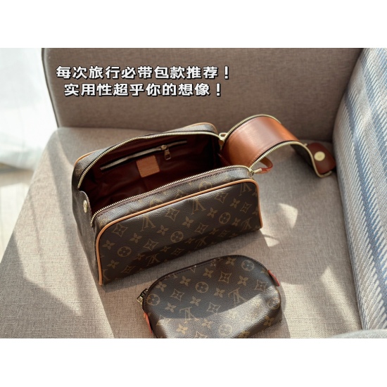 On October 1, 2023, the 115 box free off-season welfare price is here. Size: 26 * 16cm. This makeup bag must be praised for its convenience! One package can solve all problems when traveling! L family makeup bag! A must-have item for women, both men and w