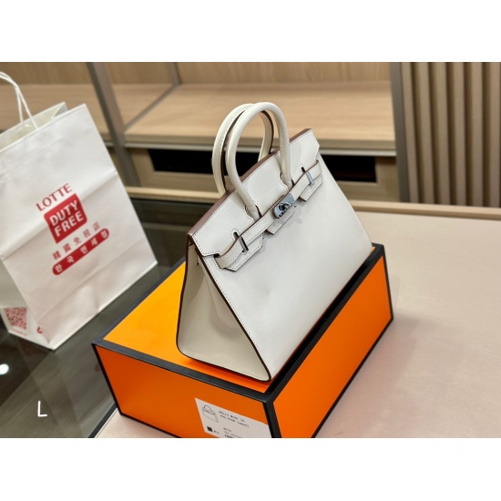 2023.10.29 280 box size: 25cm Hermes Platinum box size is just right! Really, ma'am. Nice looking, ma'am ⚠️  The top layer cowhide bag is particularly textured!