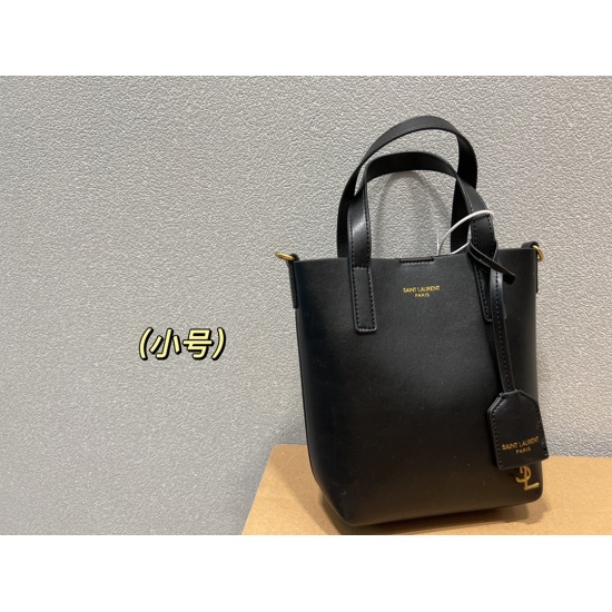 2023.10.18 p180p175 with box ⚠️ Size 21.26 Size 15.19 Saint Laurent Soft Leather Handheld Tote Bag Stir fried chicken with a good back that will never collide. The capacity is also very large: