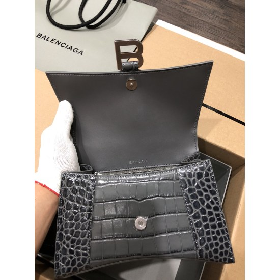 Batch 650 Balenciaga from Balenciaga in 20240324. Italian imported explosive pattern top layer cowhide tassel style small black nail (large bottom length 38cm * 24cm * 12cm) (medium bottom length 30cm * 19cm * 11cm/) (mini bottom length 23cm * 15cm * 118c