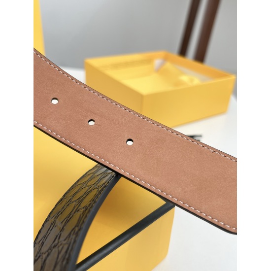 On August 24, 2023, the top product of Di has a width of 3.5cm with a crocodile pattern on the top layer and a tree cream frosted bottom leather. Genuine one to one replica, matching the version. Button head: pure copper buckle (multiple color combination