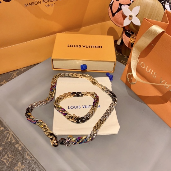 2023.07.11  Bracelet Necklace 105 Louis Vuitto * 20205S Enamel Color Necklace/Bracelet 2020 Spring/Summer Jewelry is simply a steal, it's so beautiful! The entire color scheme is out for everyone! Come and find me to save you money. Same style for both me