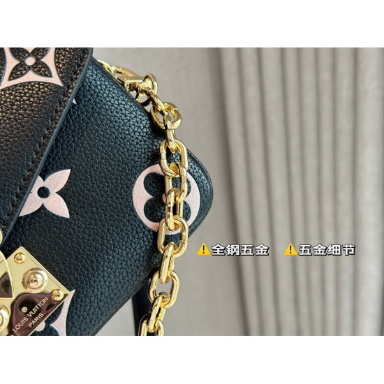 On October 1, 2023, 250 box size: 21 * 13cmL, home new small postman metis, come here! The perfect size of the LV messenger bag is here, and the usage rate is super high! Cute and lovely finally!! Out!