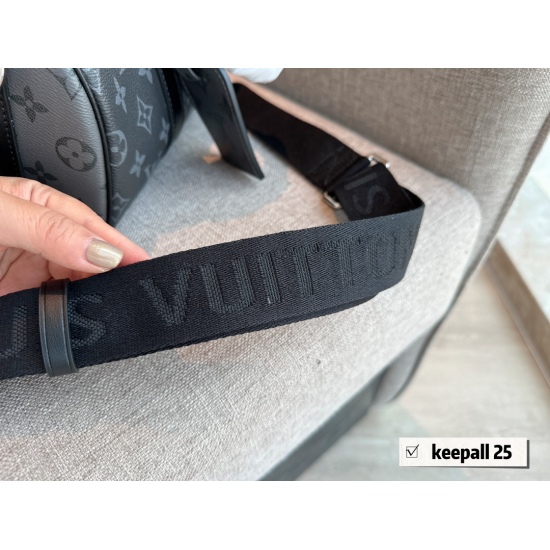 2023.10.1 225 comes with a full set of packaging dimensions: 24 * 15cmL home keepall pillow bag, it's really cute! Keepall25 Black Knight suitable for thieves! Male friends' battle bag search Lv keepall25