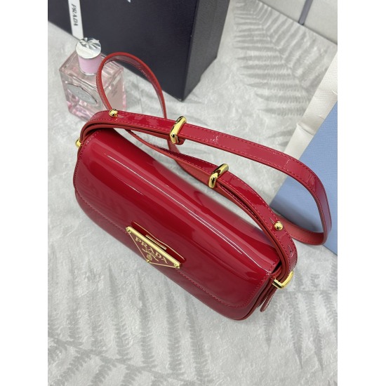 2024.03.12 P770. The new 1BD339 patent leather single shoulder bag showcases a minimalist design concept through its smooth lines and compact appearance. It is made of outer patent leather calf leather/inner sheepskin fabric, equipped with adjustable shou