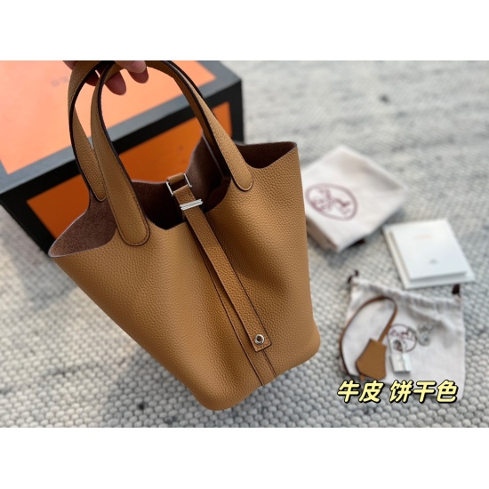 2023.10.29 255 with foldable box size: 18 * 19cm biscuit color vegetable basket - gentle to Hermes H home vegetable basket ‼️‼ Top layer TC cowhide/oil wax line delivery scarves ⚠️ The leather has a great texture! There is a sag! Those who understand good