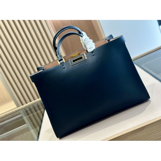 2023.10.26 235size: 41.29cm Fendi peekabo Shopping Bag: Classic tote design! But the biggest feature of this one is: portable: crossbody!