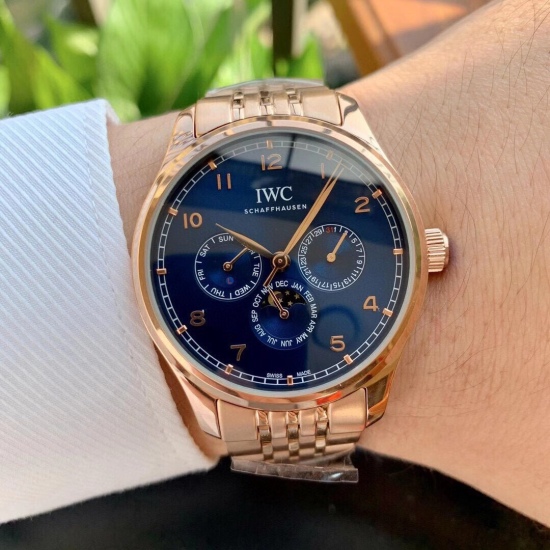 20240408 White 480 Gold 500. Universal IWC ‼ Portuguese series, model: IW344202. Schaffhausen - Swiss watchmaker Schaffhausen IWC Universal Watch adds a 42mm diameter watch to its IWC Portugal series perpetual calendar watch, with small dials displaying t