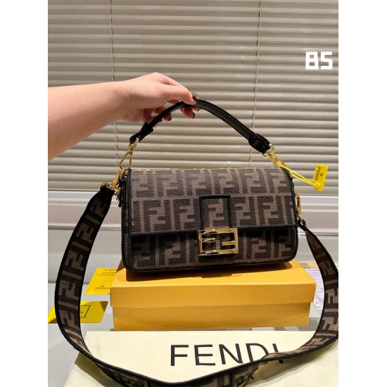 2023.10.26 P185 ❤️ FENDI Fendi F Home Method Stick Bag! The colors of spring and summer! The medieval bag style is never tired of seeing, the biggest feature is that it can hold any style without choosing clothes, and the concave shape is also appropriate