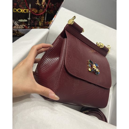 20240319 Batch 510 Top Original Dolce Gabbana Imported Cowhide Lizard Pattern, Every Display Has Heat and Luminescence ✨ The highlights always make people love them, regardless of their hands. The color is always outstanding, and the material selection gi