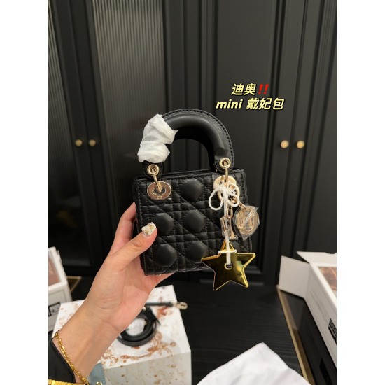 2023.10.07 P220 complete packaging ⚠ Size 12.11 Dior Super Mini Daifei Bag with Scarf, Star Free Pendant, Versatile, Classic and Exquisite, An Invincible Giant, Cute, and Jimei Charge It