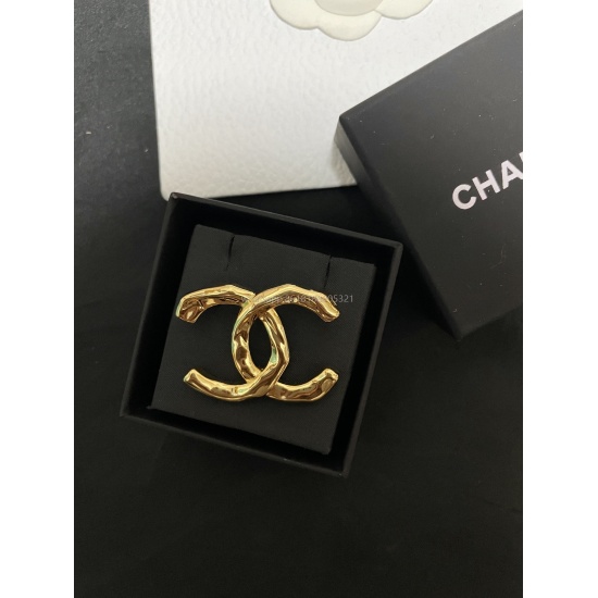 2023.07.23 ch * nel's latest light gold cc brooch with consistent Z brass material