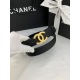 On December 14, 2023, Chanel (Chanel) lychee patterned steel buckle with gold and silver sand finish on both sides.