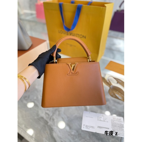 2023.10.1 [Commuter Bag] Recommendation: P320 is a relatively basic solid color version of CAPUCINES, one of LV's five major fashion handbag series. This article will discuss the size, loading capacity, and upper body effect of CAPUCINES. In its name, it 