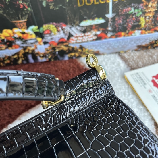 20240319 batch 530 top tier original order Dolce Gabbana 4136 crocodile patterned top tier cow goods. Exquisite workmanship. Perfect bag shaped imported top layer cowhide embossing, customized vacuum high electroplating hardware 25cm ✨ Can be crossbody. T
